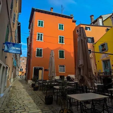 Santa Croce Free Parking