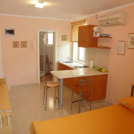 Santa Croce Free Parking